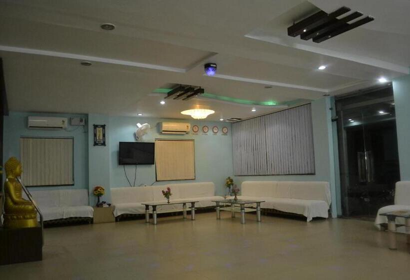 ホテル Om International