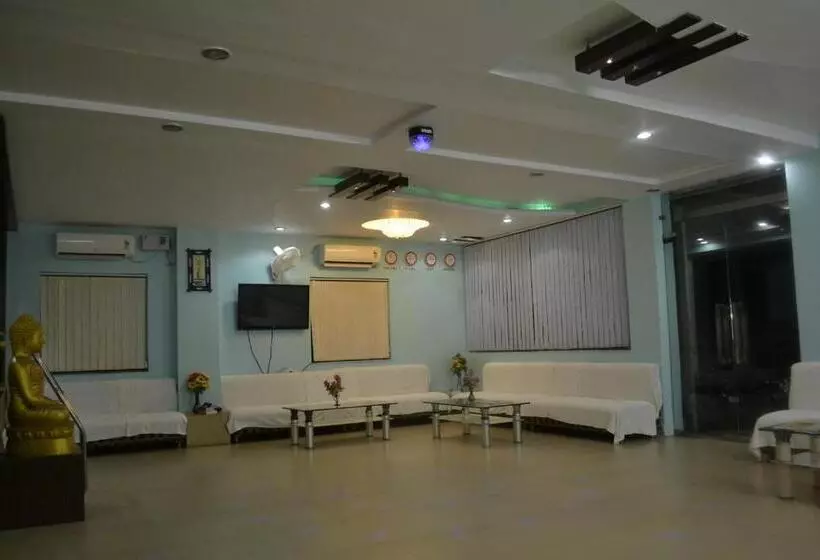 ホテル Om International