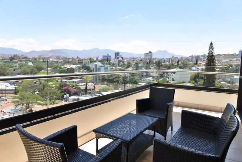 هتل Plaza Juan Carlos