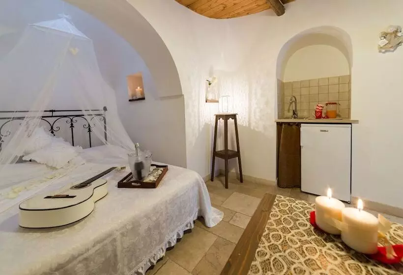 هتل Trulli Family