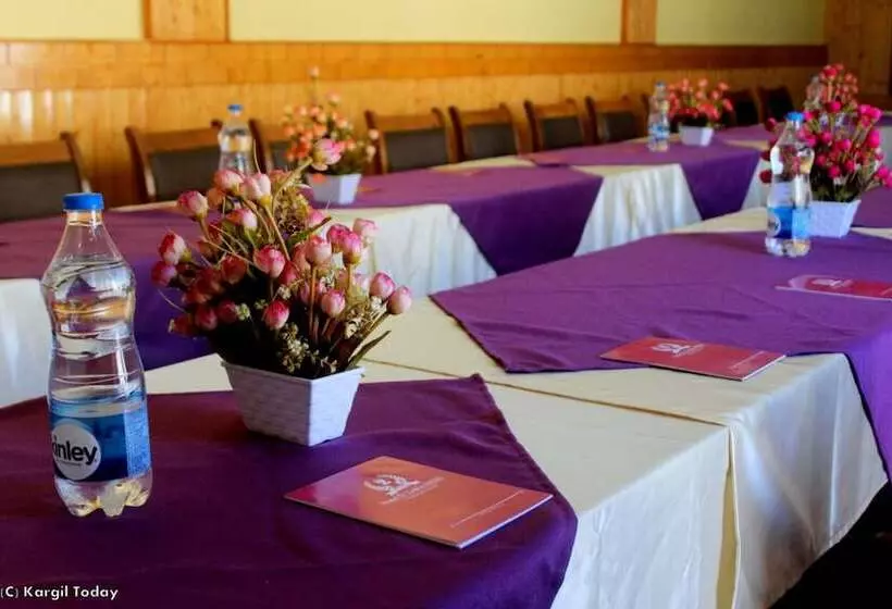 Hotel Zojila Residency