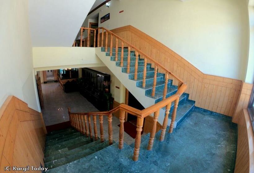 Отель Zojila Residency