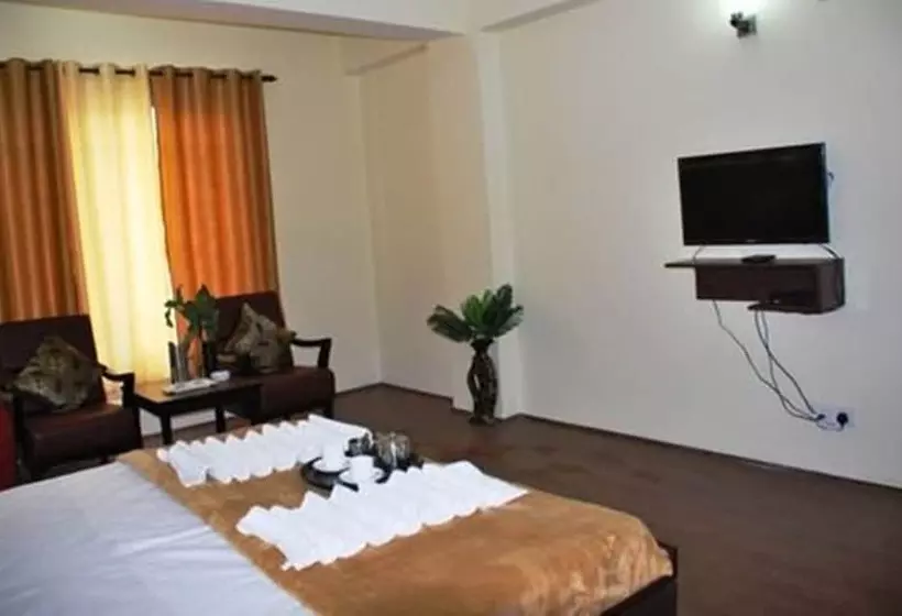 Hotel Zojila Residency