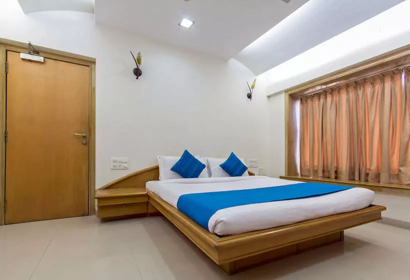 Zo Rooms Worli Seaface