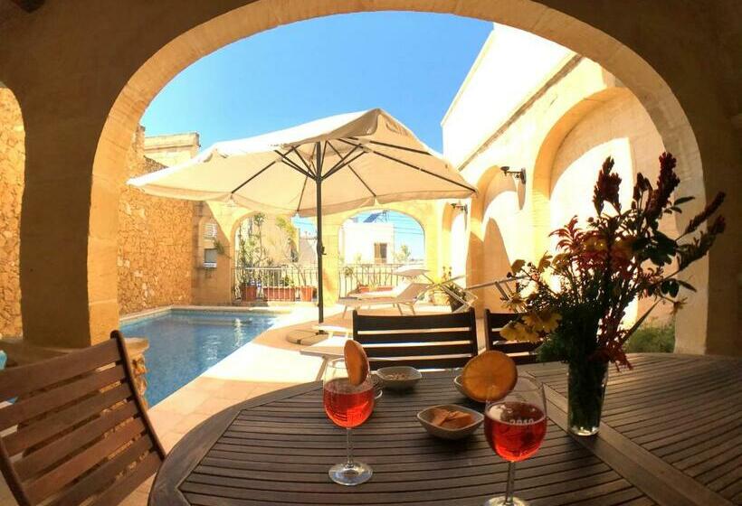 Ad Hoc B&b