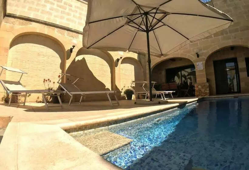 Ad Hoc B&b