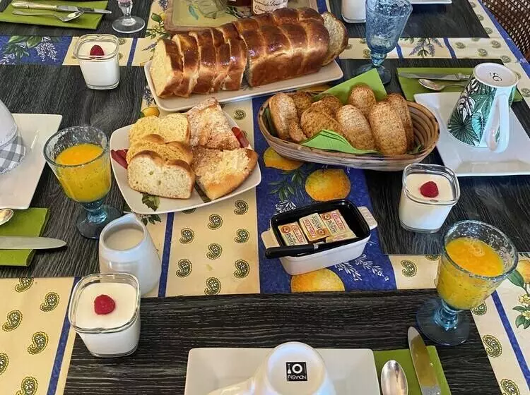 ベッドアンドブレックファースト Domaine De La Provençale