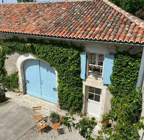 مبيت وإفطار Le Logis De Lasteyrie