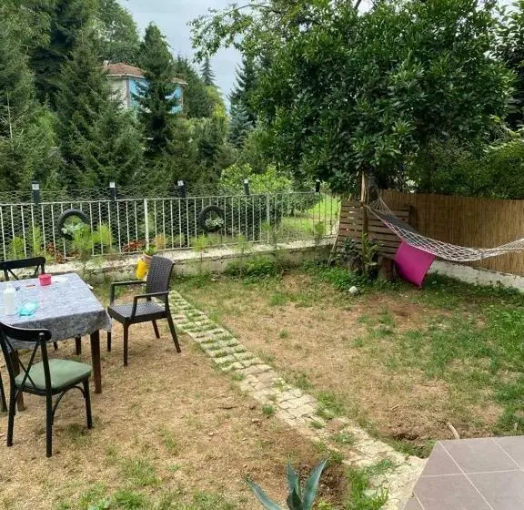 تختخواب و صبحانه Villa With Nature And Sea View