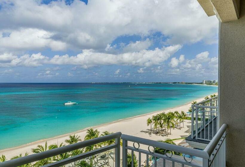 Club Se7en At Beachcomber