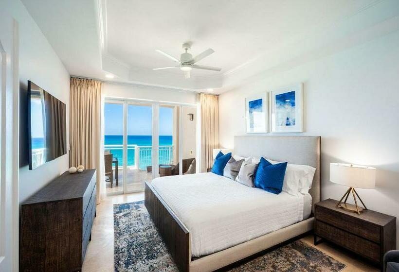 Club Se7en At Beachcomber