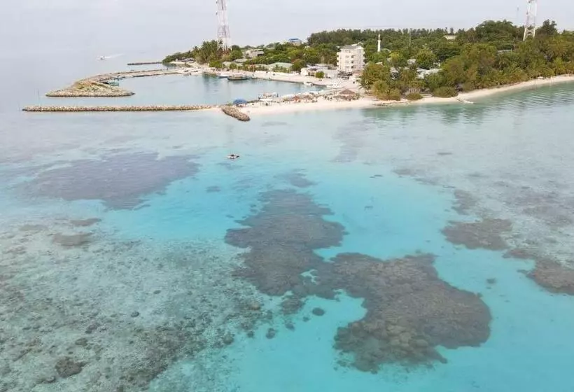 هتل Alimas Holiday Retreat Maldives