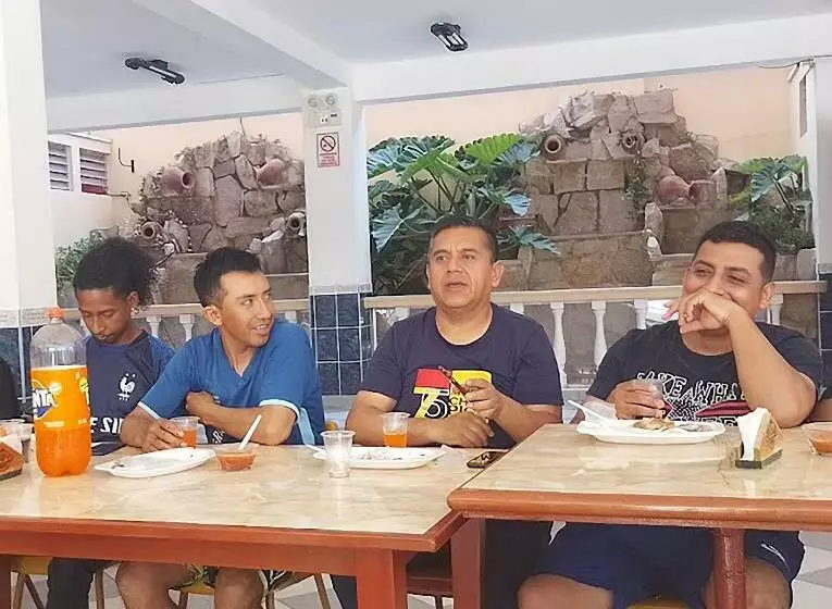 هتل Los Arcos De Imperial
