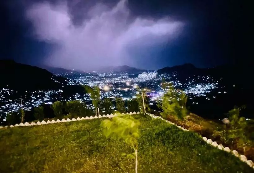 هتل Skydine Resort And Restaurant