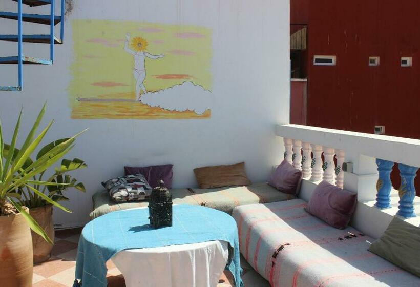 Hotel Tamraght White Hostel