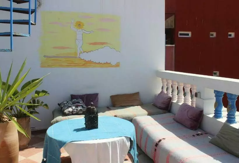 Hotelli Tamraght White Hostel