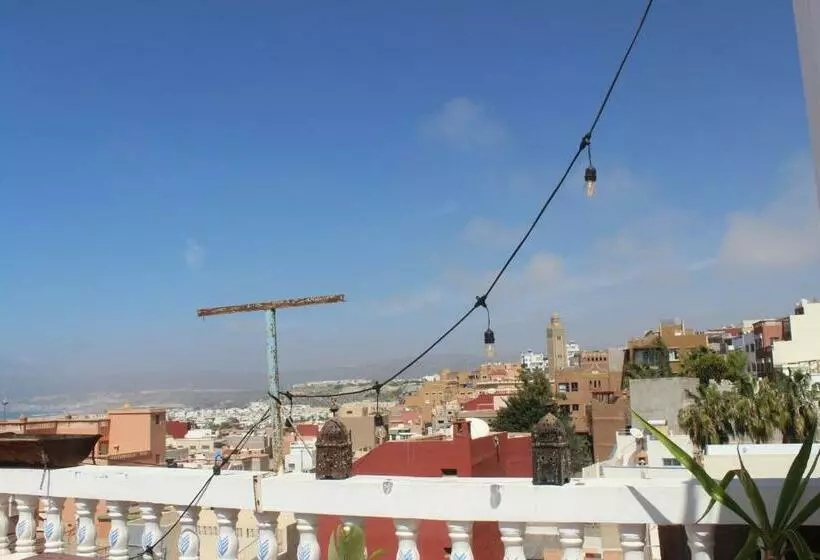 Hotelli Tamraght White Hostel