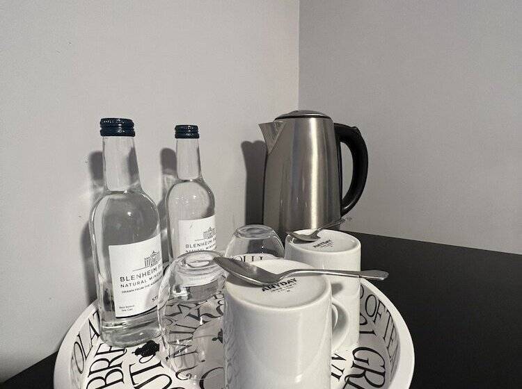 酒店 The Six Bells