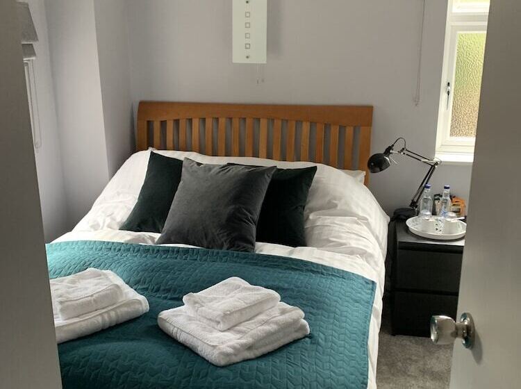 酒店 The Six Bells