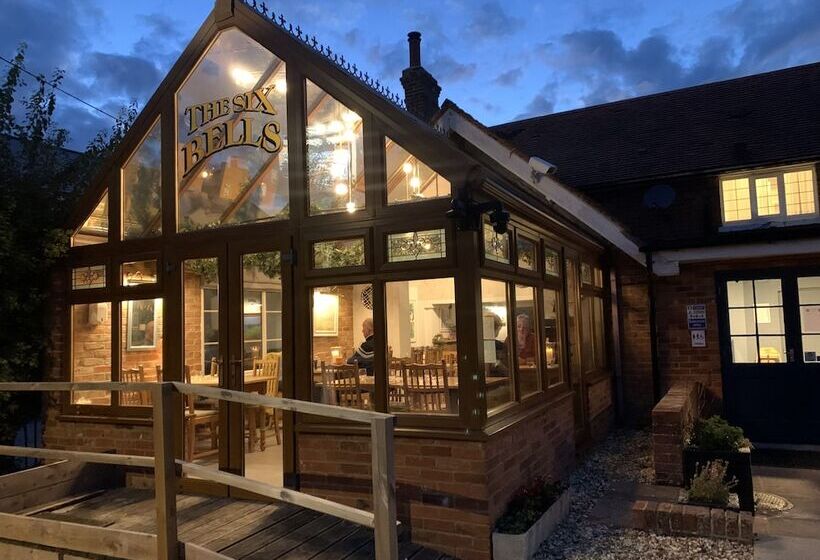 酒店 The Six Bells