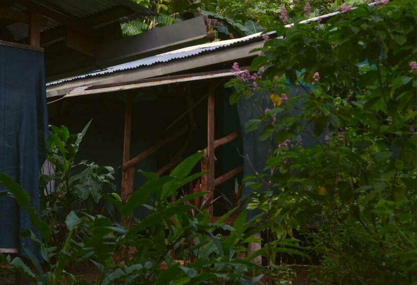 ペンション Corcovado Guide House