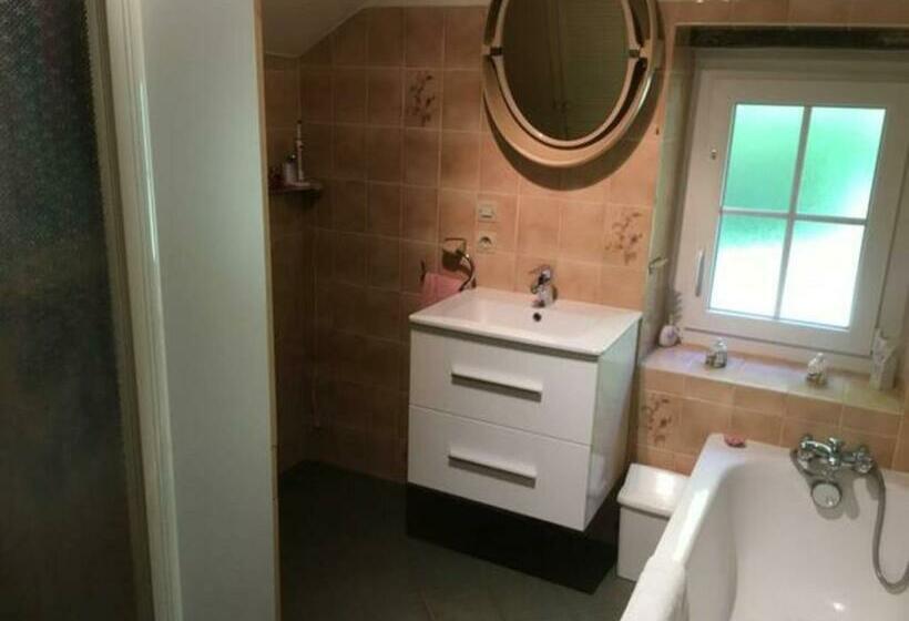 펜션 Rêves De Gamins, Chambre De Droite, 4 Couchages Dans Gîte De Campagne La Camusière, Proche Du Pôle E