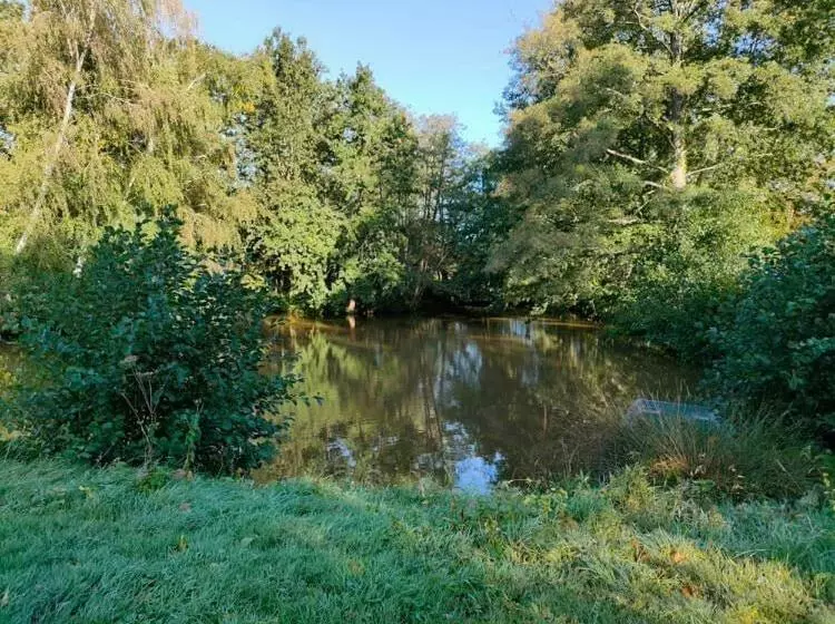 Majatalo Rêves De Gamins, Chambre De Droite, 4 Couchages Dans Gîte De Campagne La Camusière, Proche Du Pôle E