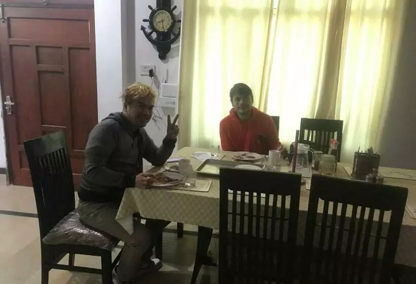 پانسیون Swat Hill View Resort  Only For Families