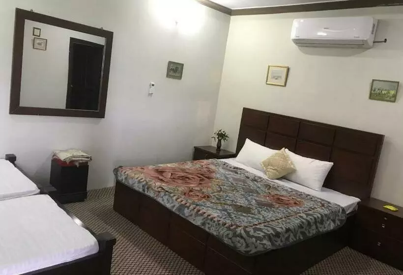 پانسیون Swat Hill View Resort  Only For Families