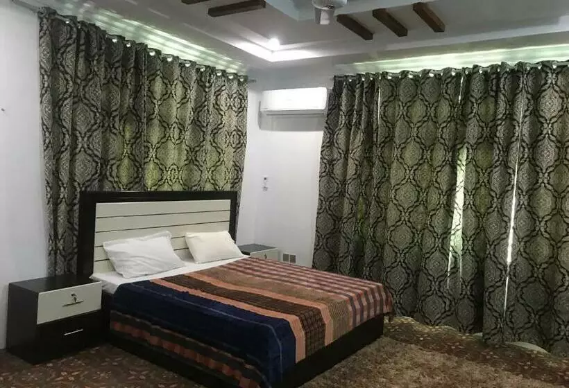 پانسیون Swat Hill View Resort  Only For Families