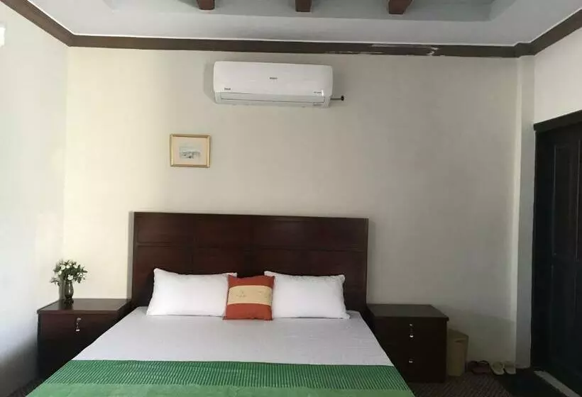 پانسیون Swat Hill View Resort  Only For Families