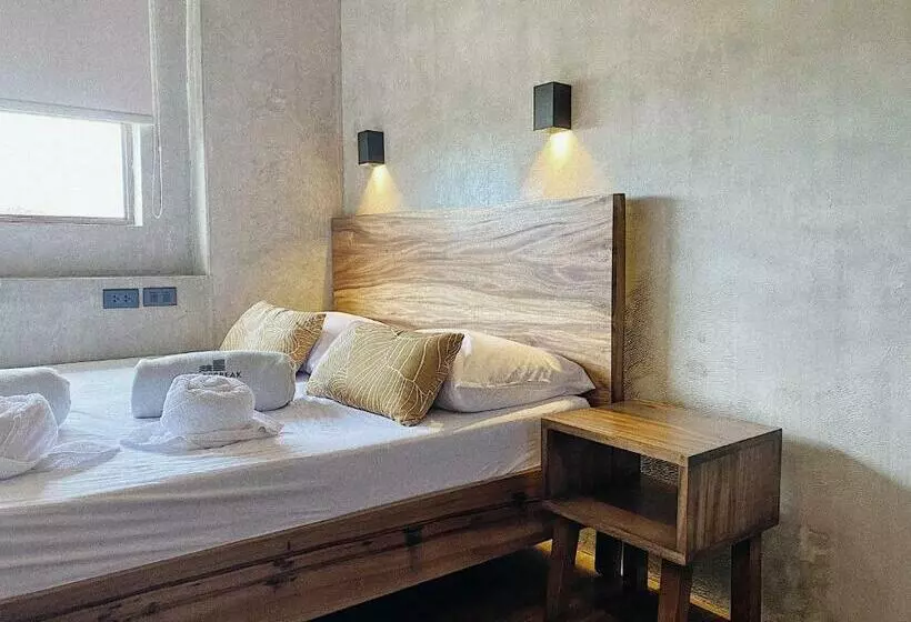 Shorebreak Hostel San Juan La Union