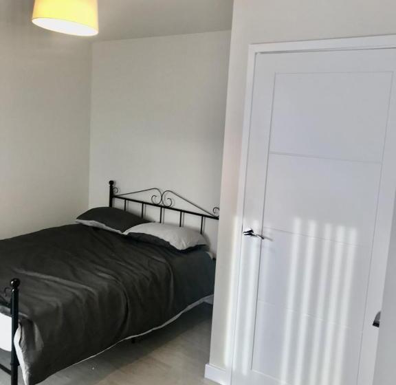 Bed and Breakfast 27 William Jessop Way Bristol Bs13 0rl