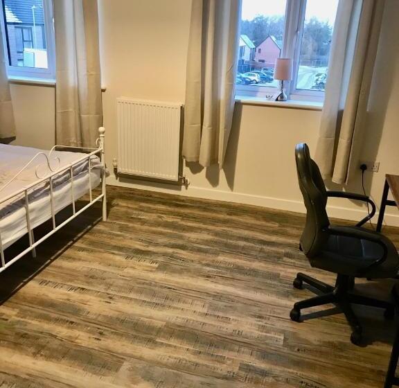 Bed and Breakfast 27 William Jessop Way Bristol Bs13 0rl