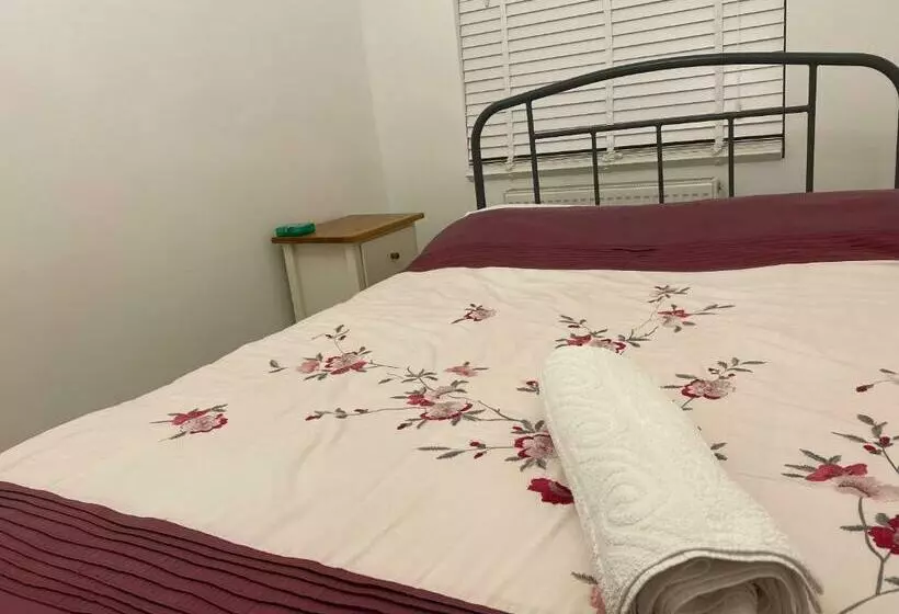 ベッドアンドブレックファースト London Rooms With Free Parking 134