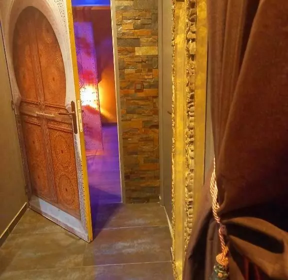 Aamiaismajoitus (B&B) Love Room, Les Nuitées Secrètes De Rouen