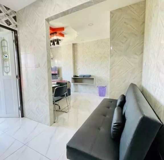 Hotelli โรงแรมเรือนคุณเล็ก กานต์สินี