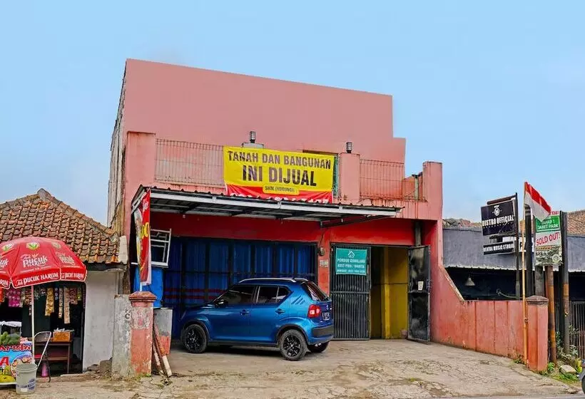 Hotelli Spot On 91941 Pondok Gumilang