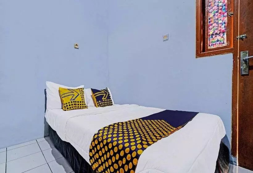 Hotelli Spot On 91941 Pondok Gumilang