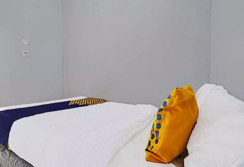 Hotelli Spot On 91941 Pondok Gumilang