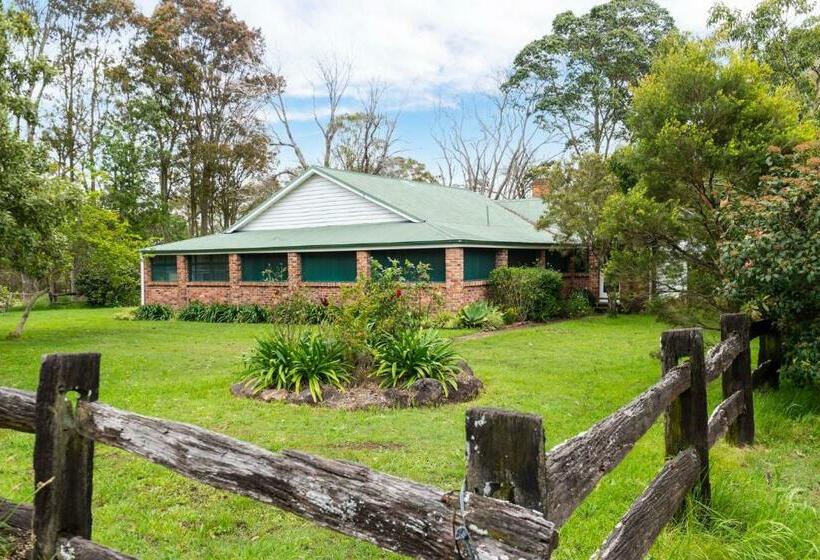 ホテル Tatbern Park Cottage Wallalong