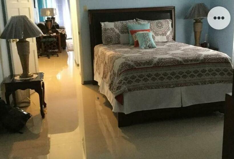 ペンション A Piece Of Paradise