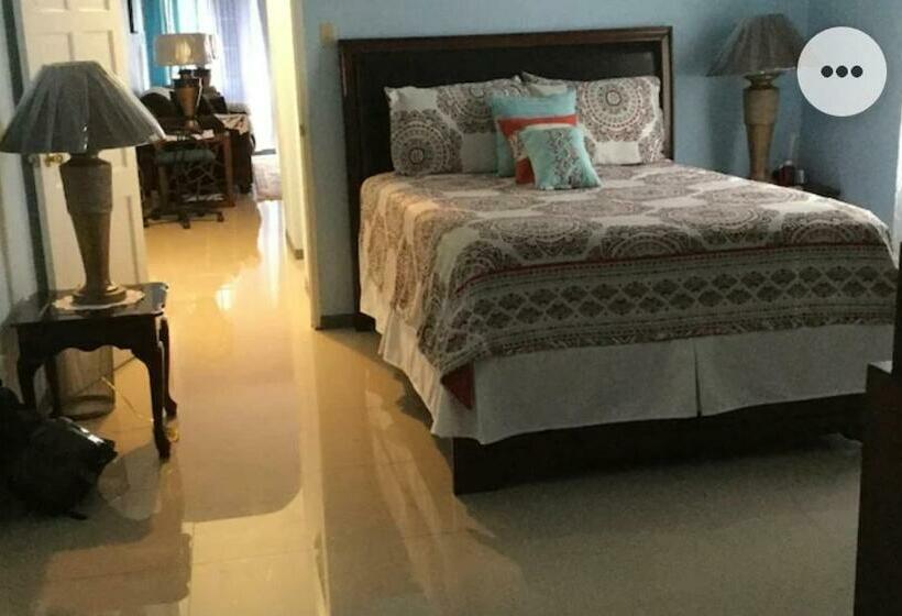 ペンション A Piece Of Paradise