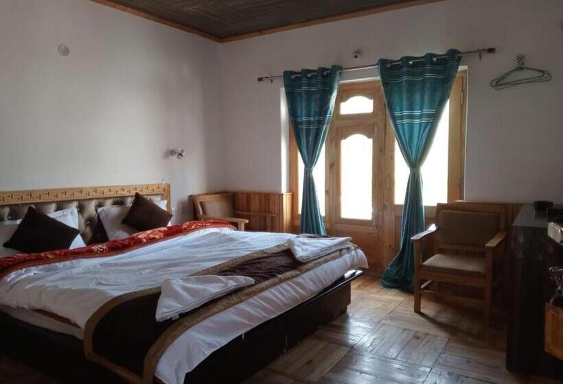 펜션 Himalayan Regal House