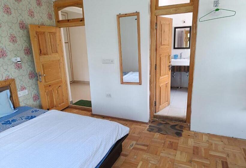 펜션 Himalayan Regal House