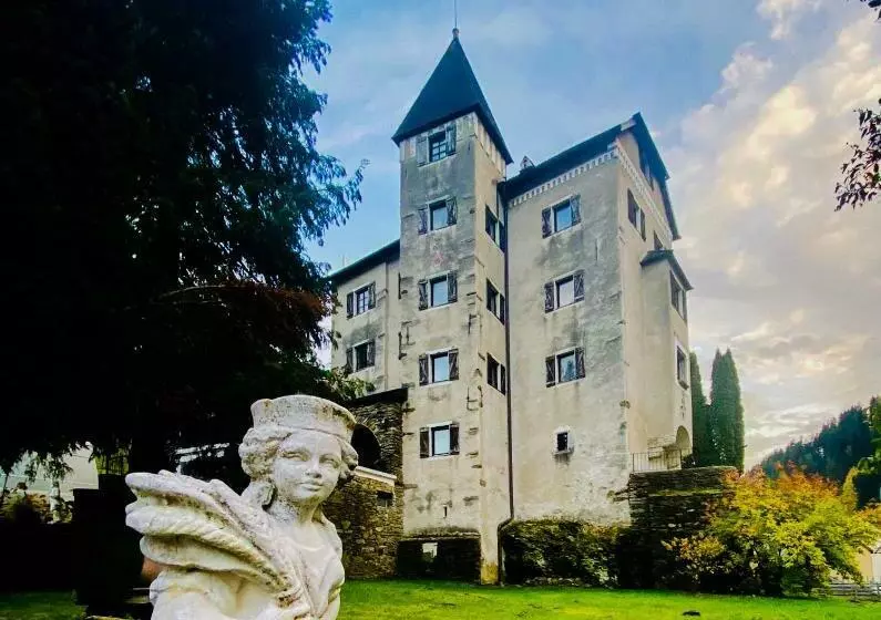 ペンション Schloss Süßenstein
