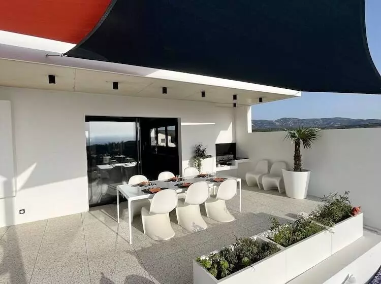 ペンション Suite 28