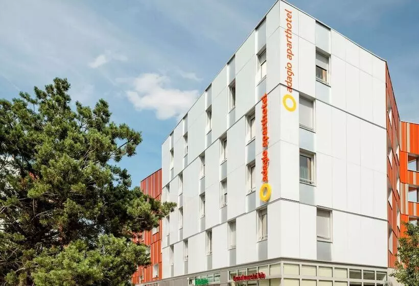 Aparthotel Adagio Access Paris Massy Gare