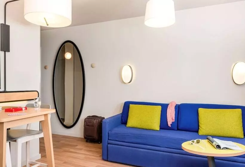 Aparthotel Adagio Access Paris Massy Gare