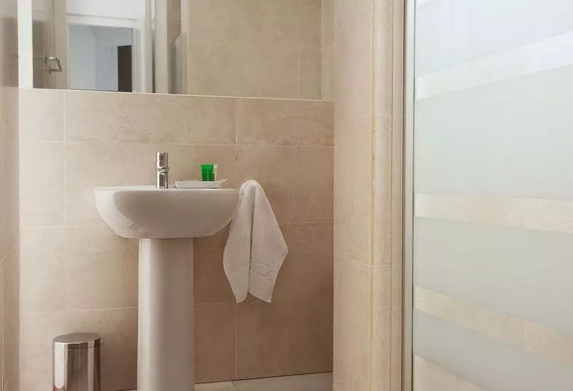 Apartamentos Urbanliving Liborio